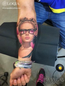Tatuaje brazo Lolita - Logia Barcelona Pia Vegas 